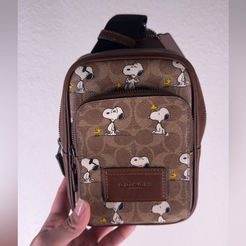 NWT Coach X Peanuts Racer Sling Pack In Signature Canvas With Snoopy Print